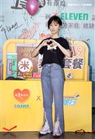 柯佳燕出席「食食來相助、餐餐有飯吃」公益大使，用救助套餐端出一道「用愛伴著吃」。（記者邱榮吉/攝影）