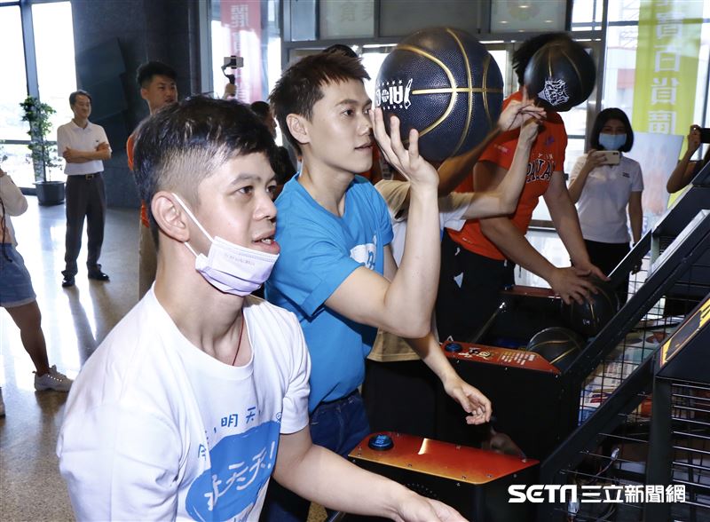 毛弟出席公益活動。（圖／記者林聖凱攝影）