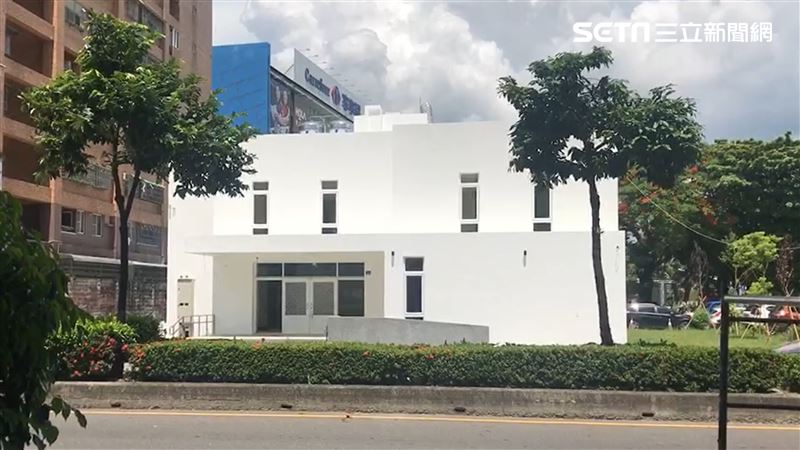 新建派出所白到反光！超刺眼居民火大