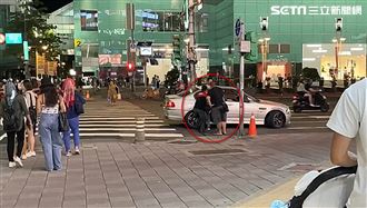 東區擄人畫面曝！2壯漢狂塞押進車內