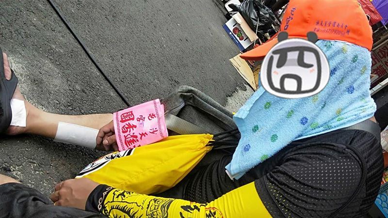 進香阿嬤腳力超強！他走2公里累癱