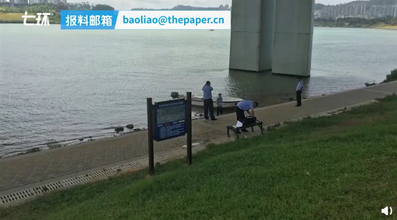 跟友人吵不停！她竟把嬰兒從橋上扔下