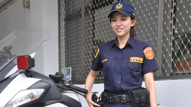 「北宜林志玲」宣導道安　車友暴動了