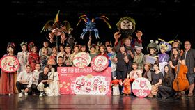 高雄庄頭藝穗節揭幕　歡迎民眾共襄盛舉高雄市文化局8日下午與藝文團體共同宣布，11日起至10月底將舉行2020庄頭藝穗節，在大高雄地區安排49場精彩節目，歡迎市民共襄盛舉。中央社記者侯文婷攝　109年7月8日