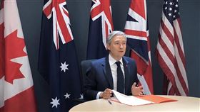 加拿大外交部長沈潘8日推文說，他與紐西蘭、澳洲、英國、美國4國外長商討許多攸關國際和平和安全的議題。（圖取自twitter.com/FP_Champagne）