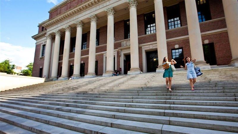 川普政府控哈佛未配合調查，要求提供招生資料。圖為哈佛大學校園。（圖取自facebook.com/Harvard）