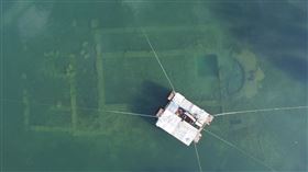 沉睡湖底…疫情讓湖水清澈　土耳其1600年教堂重見光明
圖翻攝自推特Alinur AKTAŞ
