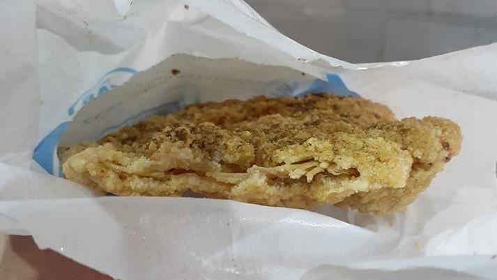 排隊買老字號雞排　她傻：肉薄的像紙