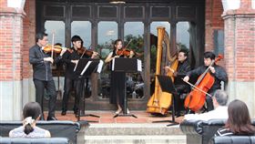 灣聲樂團與The One攜手推節慶音樂會灣聲樂團將與The One南園人文客棧合作，10月推出The One Together Festival節慶音樂會，內容包括莊園音樂會與名人音樂會等等，透過演奏台灣音樂與台灣美好的人文風景相結合，呈現出台灣最好的一面。（智榮基金會提供）中央社記者趙靜瑜傳真  109年7月9日