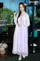 星光二班程依禾瑤身一變為遊戲公司高層，古裝扮相為自家遊戲代言。（記者邱榮吉/攝影）