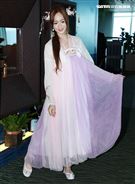 星光二班程依禾瑤身一變為遊戲公司高層，古裝扮相為自家遊戲代言。（記者邱榮吉/攝影）