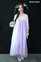 星光二班程依禾瑤身一變為遊戲公司高層，古裝扮相為自家遊戲代言。（記者邱榮吉/攝影）