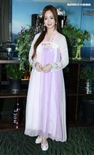 星光二班程依禾瑤身一變為遊戲公司高層，古裝扮相為自家遊戲代言。（記者邱榮吉/攝影）