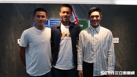 林辰勳、林子豪、林子崴報名中職選秀會。(圖／記者王怡翔攝影)
