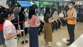 中華郵政今天實地演練。（圖／記者陳宜加攝影）