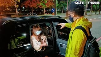 傻眼！俏護士被強拉下賓士大馬路上…