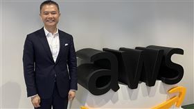 AWS：5G開台將加速產業智慧化亞馬遜公司旗下雲端服務AWS香港暨台灣總經理王定愷9日受訪表示，台灣電信業5G開台，將加快產業邁向智慧化，雲端運算發展將帶動資料中心相關的資通訊產業成長。中央社記者吳家豪攝 109年7月9日