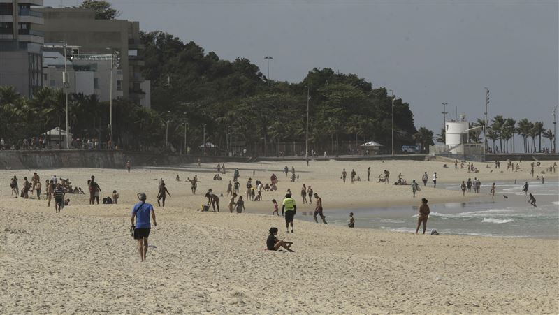 武漢肺炎疫苗問世前　巴國沙灘禁泳者