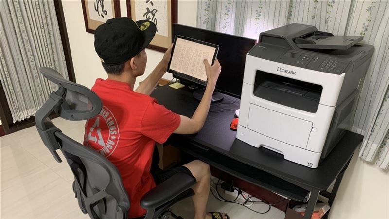 3C控長期維持這姿勢　久了會出大事