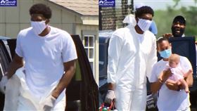 NBA／恩比德「全套防護衣」去復賽
NBA,費城七六人,Joel Embiid,防護衣,復賽
翻攝自推特