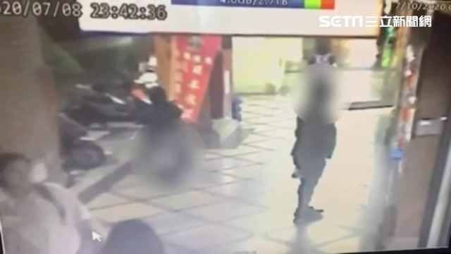 女深夜下班返家　遭詭異黑衣男尾隨