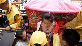 患重病攔神轎賜福 12歲妹飆淚哀嚎