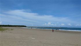 台南市政府10日發布新聞稿指出，2020年國慶焰火施放點，將在安平商港北堤布彈，漁光島海灘南側全在施放管制範圍內，市府當天將實施封島管制。（中央社檔案照片）