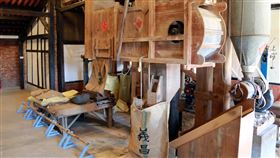 重現米糧記憶　台南義昌碾米廠整修完工被列入台南市歷史建築的後壁區義昌碾米廠，歷經4年整修完工，10日歡喜「入厝」，巨大的檜米碾米機也得以啟動，重現嘉南平原舊時的「米糧記憶」。（台南市政府提供）中央社記者張榮祥台南傳真　109年7月10日