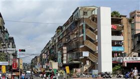 台北市府核准補助劍潭整宅貳期增設電梯，工程順利進行中（圖／台北市政府）