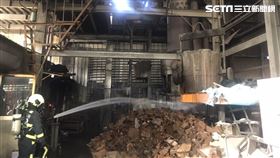台中烏日工廠火警 警消受傷／翻攝畫面