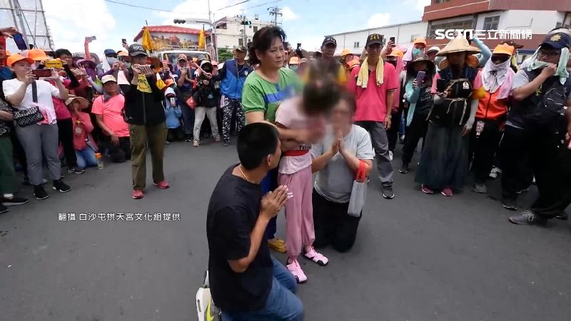 病童等1小時　白沙媽加持近10分鐘