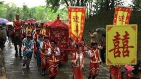 ▲清朝婚嫁。（圖／翻攝自微博）