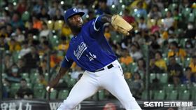 富邦悍將先發投手索沙。（圖／記者王怡翔攝影）