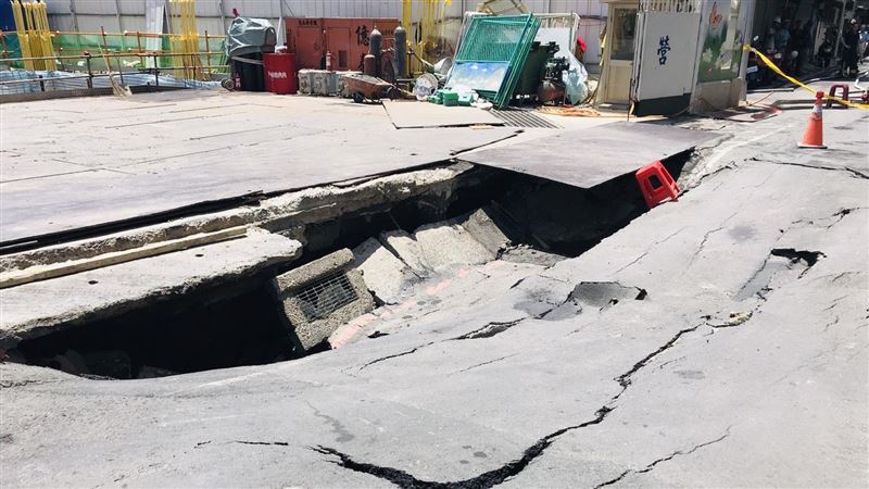 永和工程挖破瓦斯管路基塌　消防戒護