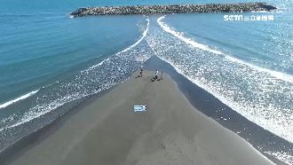 旗津摩西分海　救生員：救不到很危險