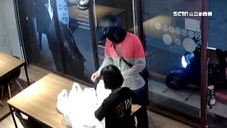 外送員爽吃萬元霸王餐　業者：已開除