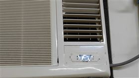 3房2廳狂開冷氣24小時！電費逼近萬元　網秒勸：快換變頻啦。（圖／翻攝自PTT）