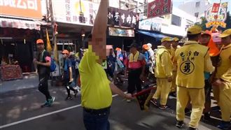 沙鹿被攔轎！白沙屯媽秒「甩尾繞路」