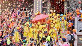 炮贊禮迎媽祖回鑾起駕離開慈后宮（圖／伍煒才）
