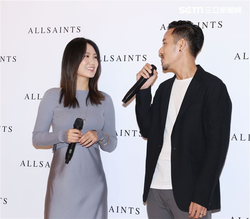 世界咖啡沖煮冠軍王策攜手才女歌手孫盛希穿搭時尚品味。（者邱榮吉/攝影）