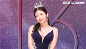 雞排妹鄭家純挺雪乳變身美艷梅杜莎。（者邱榮吉/攝影）