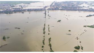 長江洪峰過鄱陽　江西潰堤破1百公尺