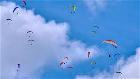 飛行傘。(圖/Pixabay)