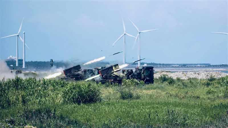 日防衛白皮書：兩岸軍事差距年年擴大