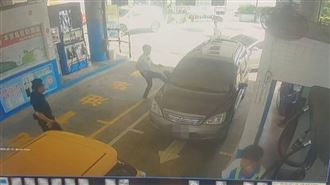 基隆加油站傳槍響　嫌犯衝撞警察逃逸