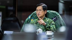 國防部長嚴德發14日視導「三軍聯合防空作戰」，並對官兵守護國家安全的表現，表達肯定與嘉勉。(圖／國防部提供)