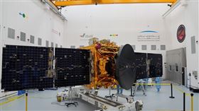 阿拉伯聯合大公國將在15日締造歷史，將「希望號」（Hope）探測器發射升空，成為第一個送探測器上火星的阿拉伯國家。（圖／翻攝自UAE SPACE AGENCY網頁space.gov.ae）
