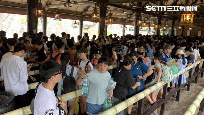 獨／還沒暑假…六福村設施排90分鐘