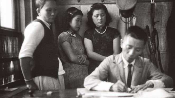 老照片故事／90年前警察偵訊照曝光