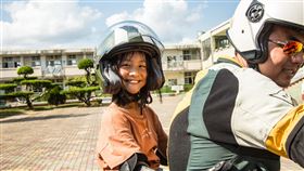 ▲Kawasaki攜手偏鄉學子圓夢公益協會，在楓港國小進行安駕課程。（圖／台崎重車提供）